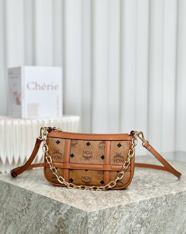 MCM Aren Visetos鏈條肩帶斜挎包